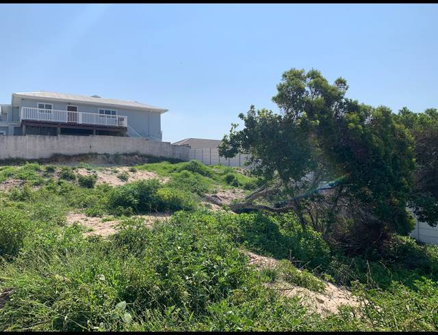 700M² VACANT LAND FOR SALE IN PARADISE BEACH